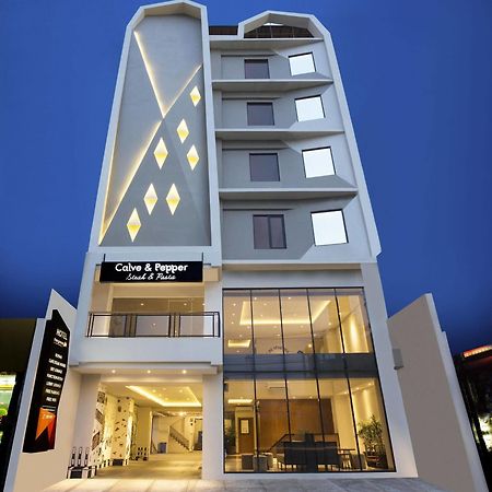 יוגיאקרטה Yellow Star Gejayan Hotel מראה חיצוני תמונה